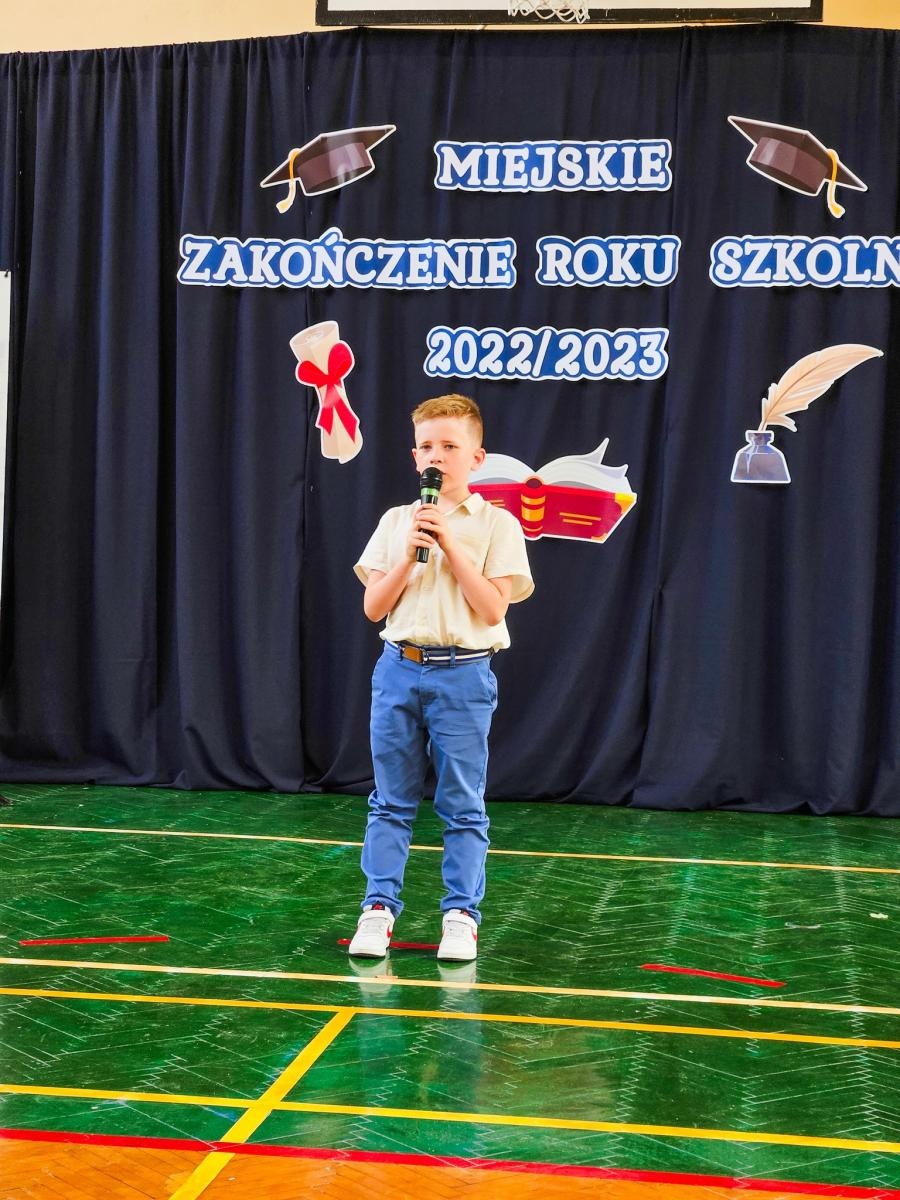 Zdjęcie w galerii na portalu naszraciborz.pl: Gorzko-słodkie miejskie zakończenie roku w SP 15 z rządowo-poselską obsadą [FOTO i WIDEO] wiadomości z regionu