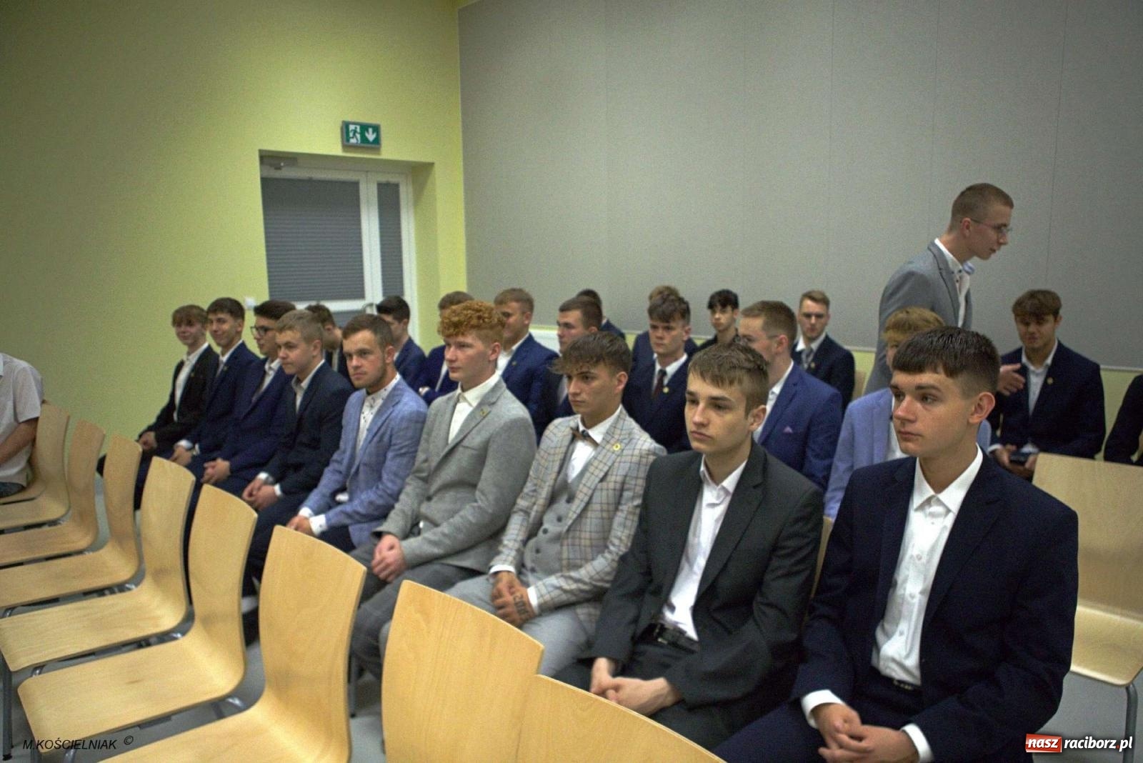 Zdjęcie w galerii na portalu naszraciborz.pl: Mechanik na wakacjach. Tak szkoła pożegnała absolwentów wiadomości z regionu