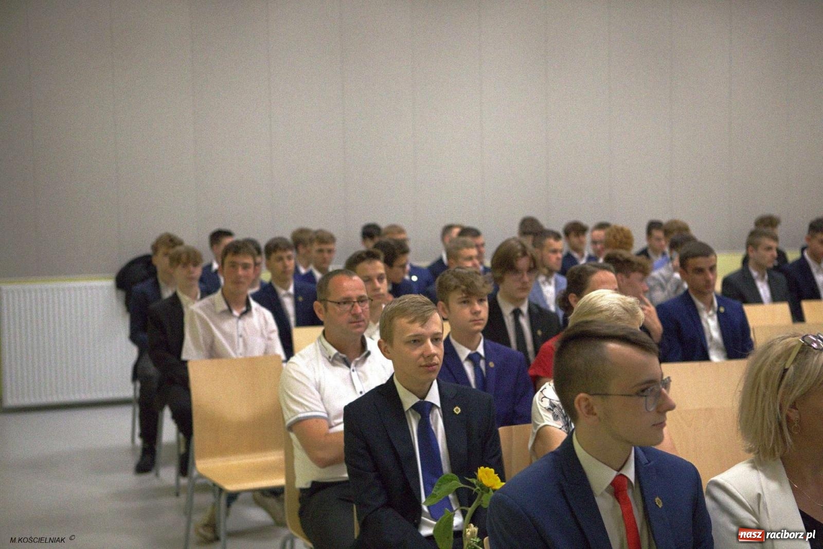 Zdjęcie w galerii na portalu naszraciborz.pl: Mechanik na wakacjach. Tak szkoła pożegnała absolwentów wiadomości z regionu