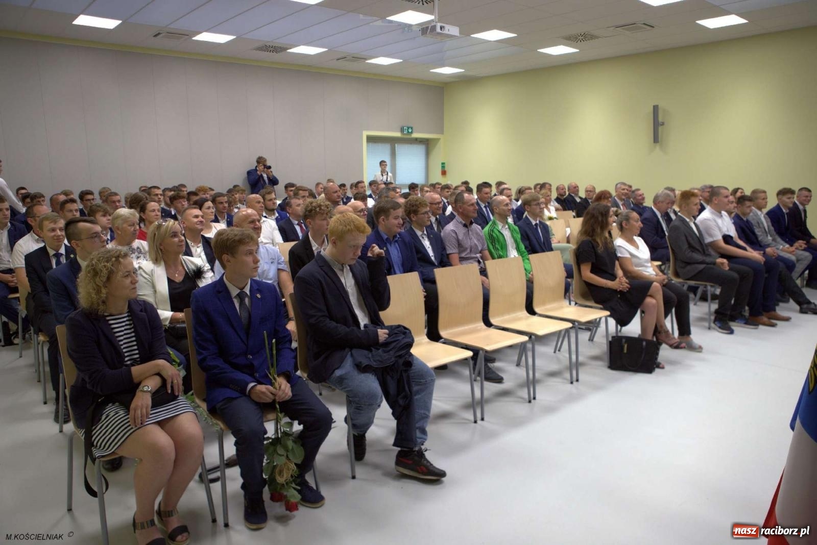 Zdjęcie w galerii na portalu naszraciborz.pl: Mechanik na wakacjach. Tak szkoła pożegnała absolwentów wiadomości z regionu