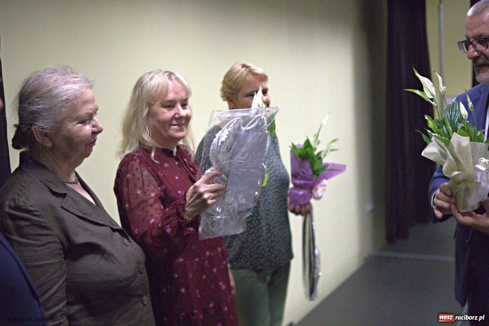 Zdjęcie w galerii na portalu naszraciborz.pl: Mechanik na wakacjach. Tak szkoła pożegnała absolwentów wiadomości z regionu