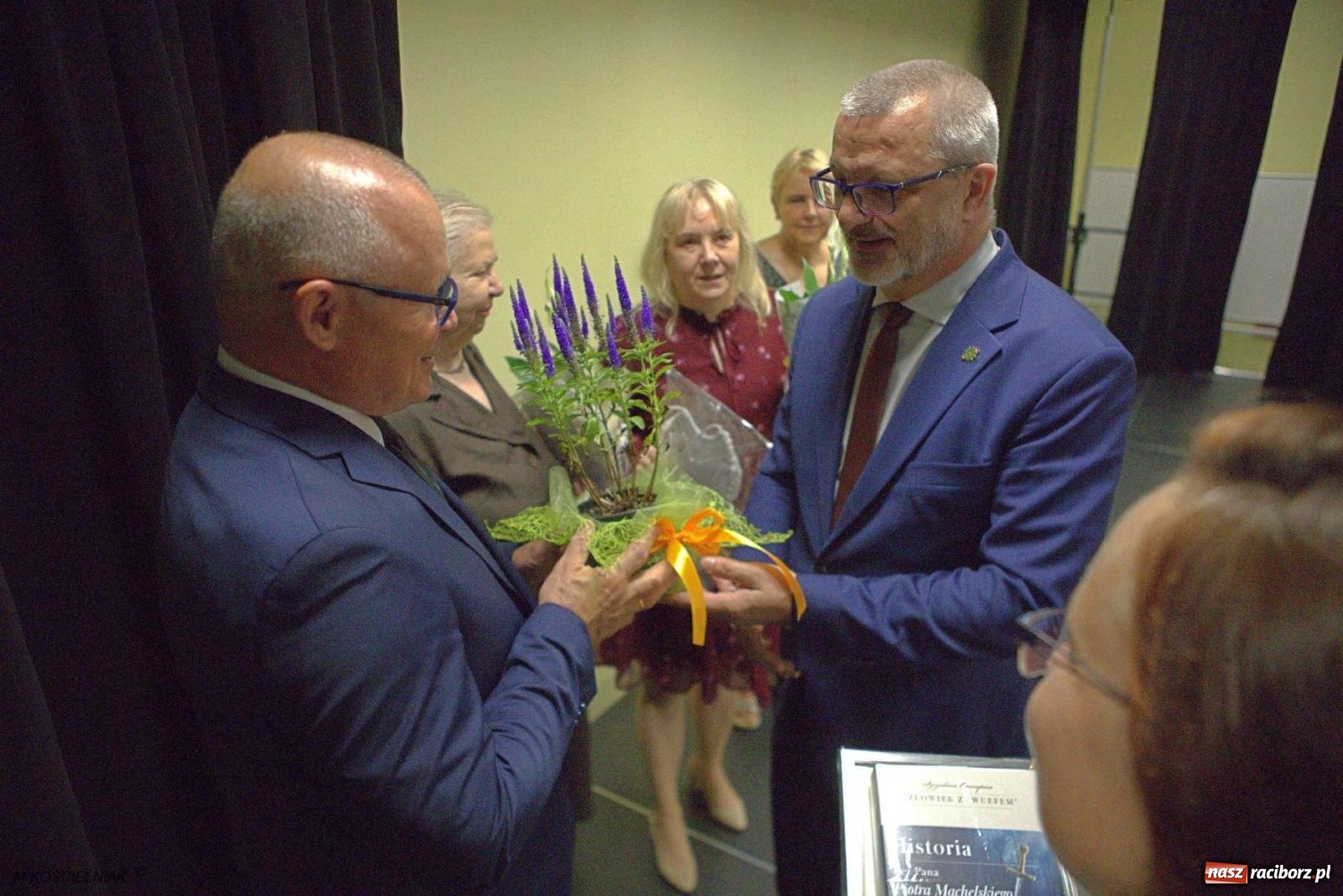 Zdjęcie w galerii na portalu naszraciborz.pl: Mechanik na wakacjach. Tak szkoła pożegnała absolwentów wiadomości z regionu