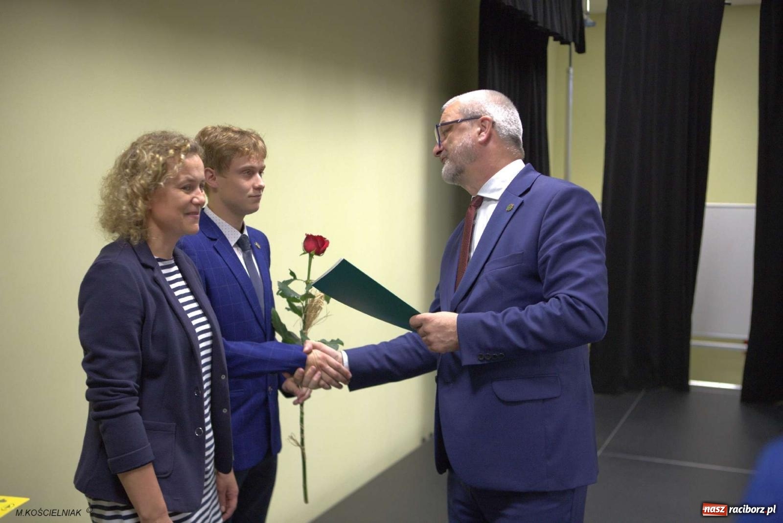 Zdjęcie w galerii na portalu naszraciborz.pl: Mechanik na wakacjach. Tak szkoła pożegnała absolwentów wiadomości z regionu