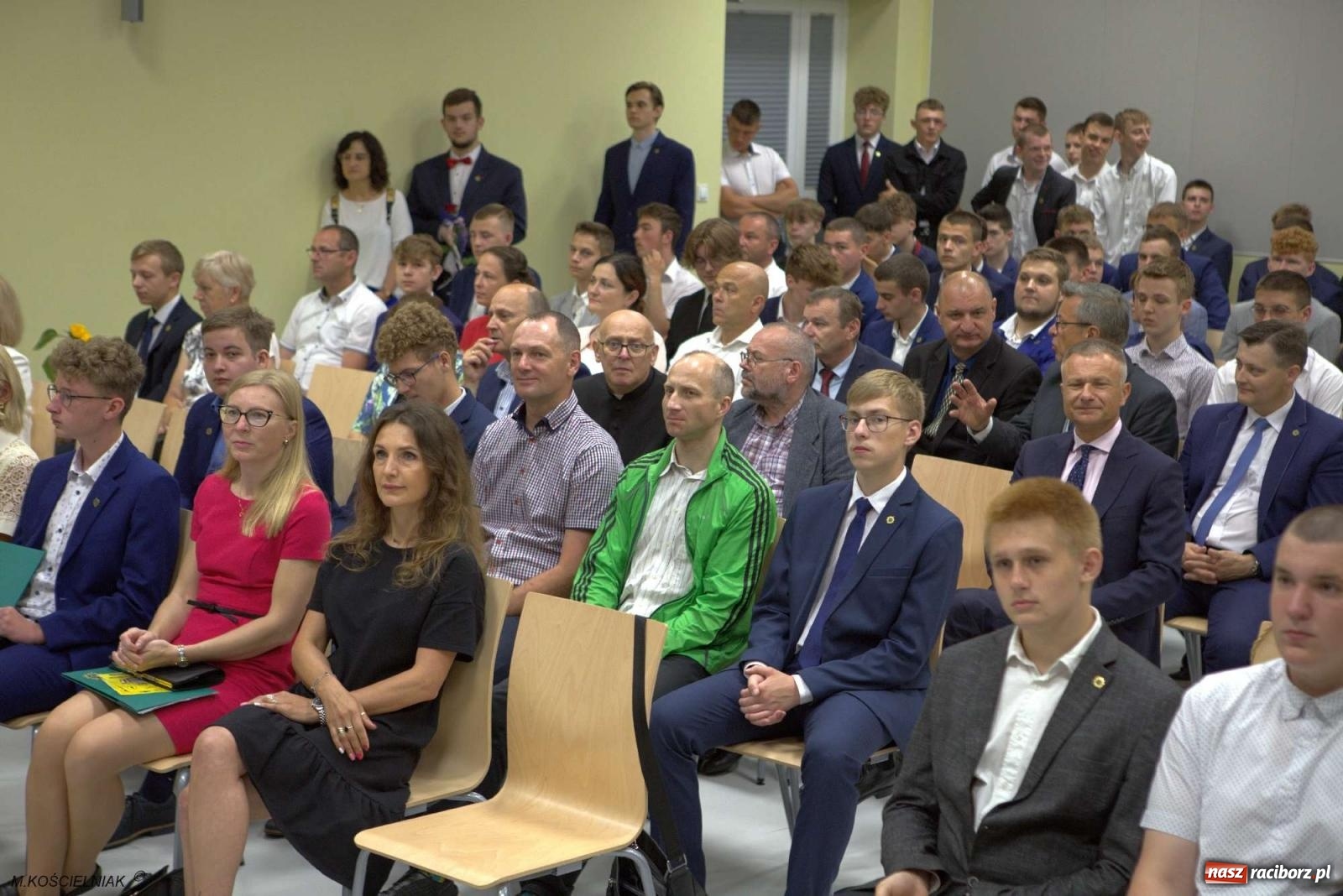 Zdjęcie w galerii na portalu naszraciborz.pl: Mechanik na wakacjach. Tak szkoła pożegnała absolwentów wiadomości z regionu