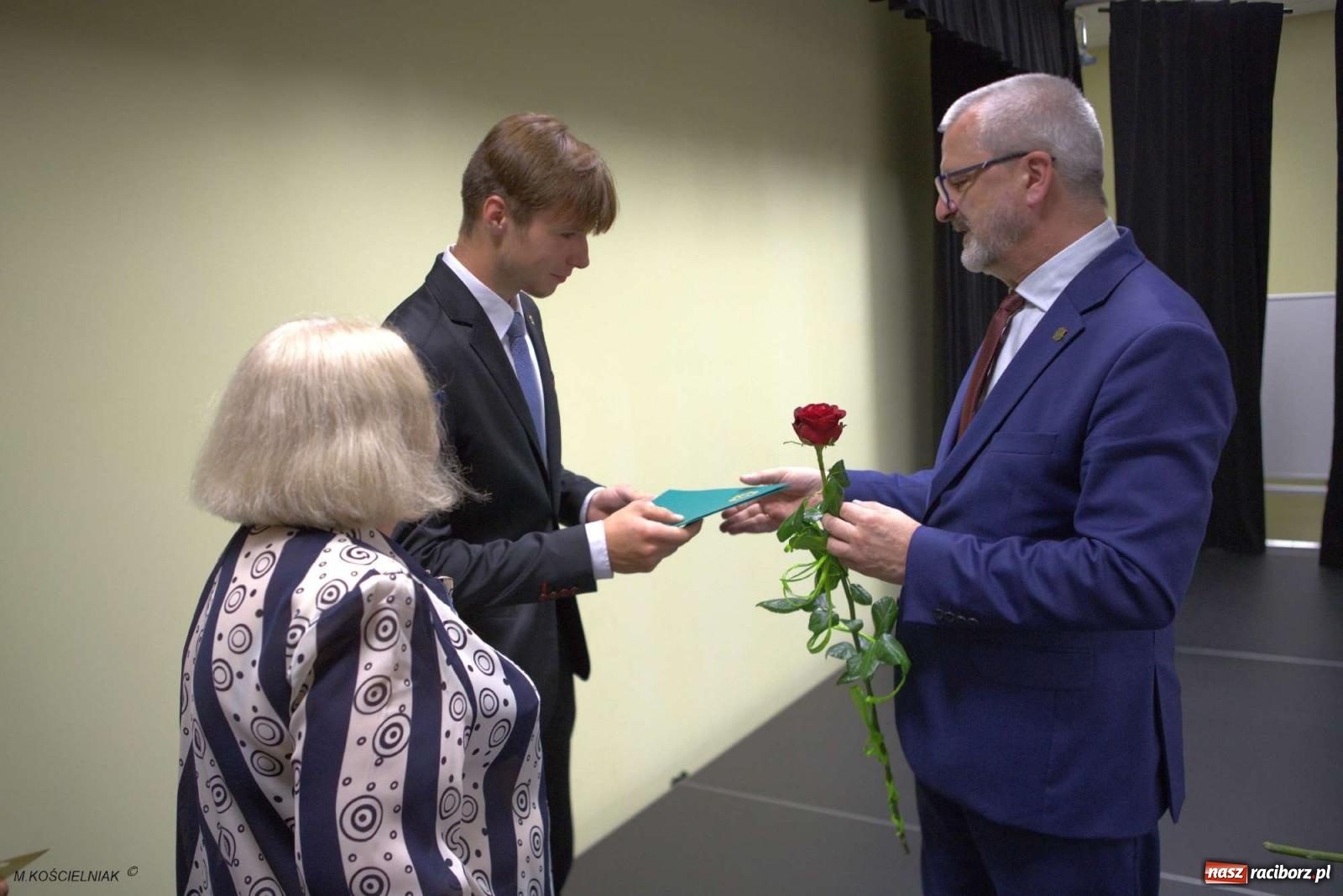 Zdjęcie w galerii na portalu naszraciborz.pl: Mechanik na wakacjach. Tak szkoła pożegnała absolwentów wiadomości z regionu