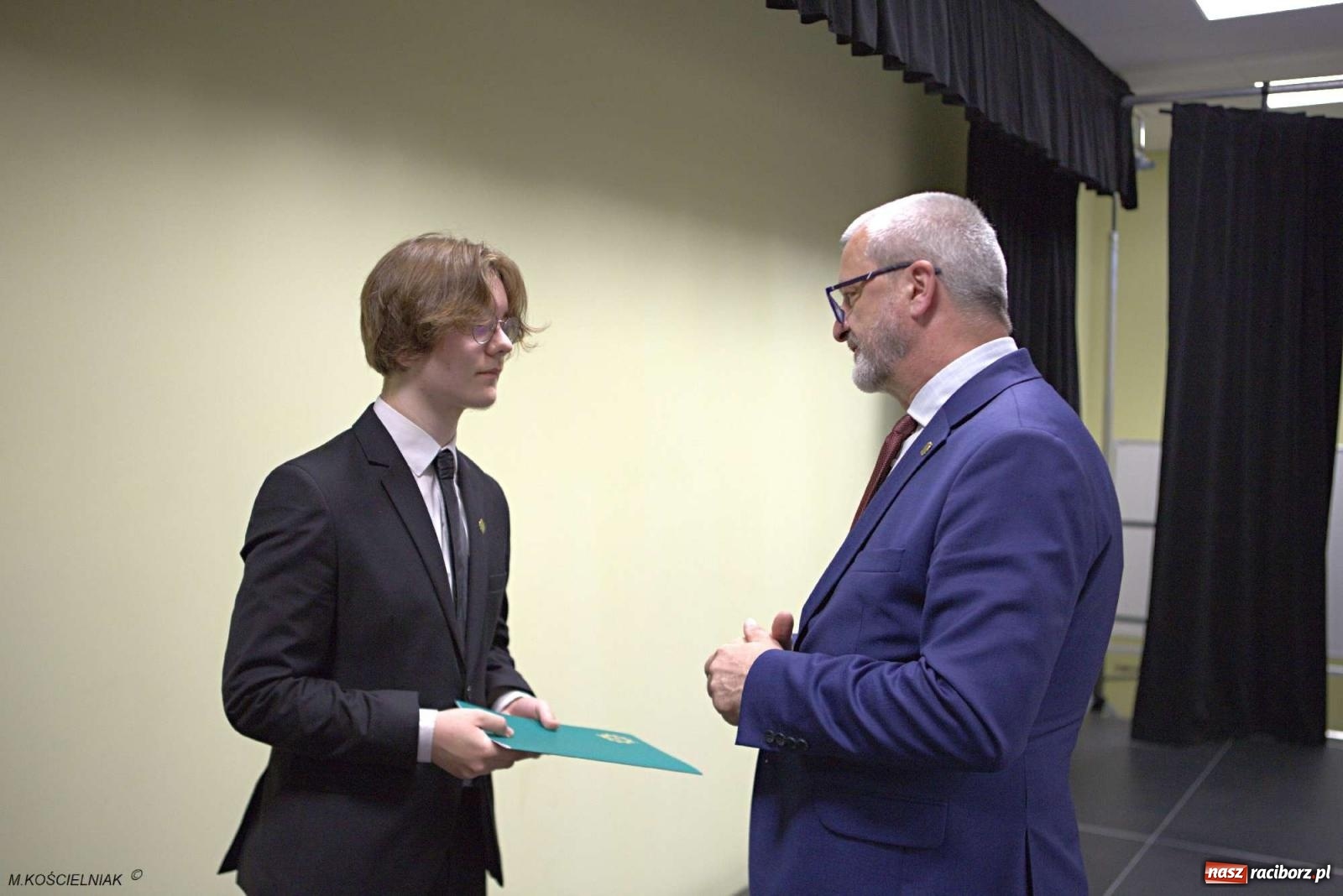 Zdjęcie w galerii na portalu naszraciborz.pl: Mechanik na wakacjach. Tak szkoła pożegnała absolwentów wiadomości z regionu