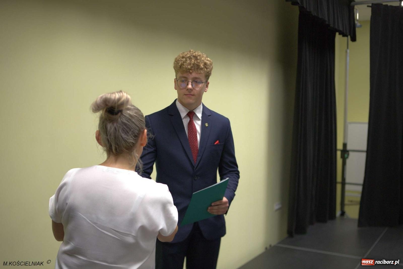 Zdjęcie w galerii na portalu naszraciborz.pl: Mechanik na wakacjach. Tak szkoła pożegnała absolwentów wiadomości z regionu