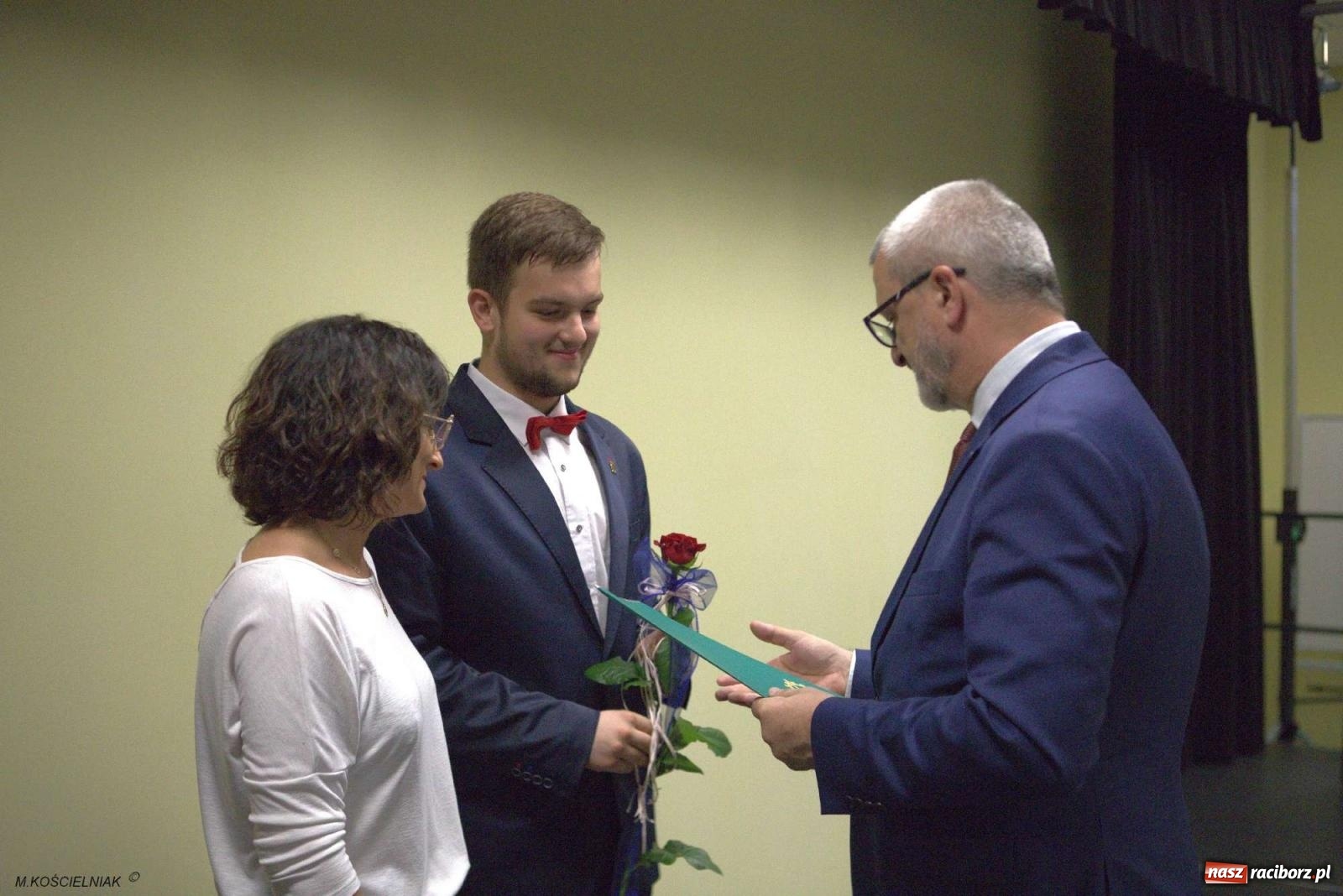 Zdjęcie w galerii na portalu naszraciborz.pl: Mechanik na wakacjach. Tak szkoła pożegnała absolwentów wiadomości z regionu