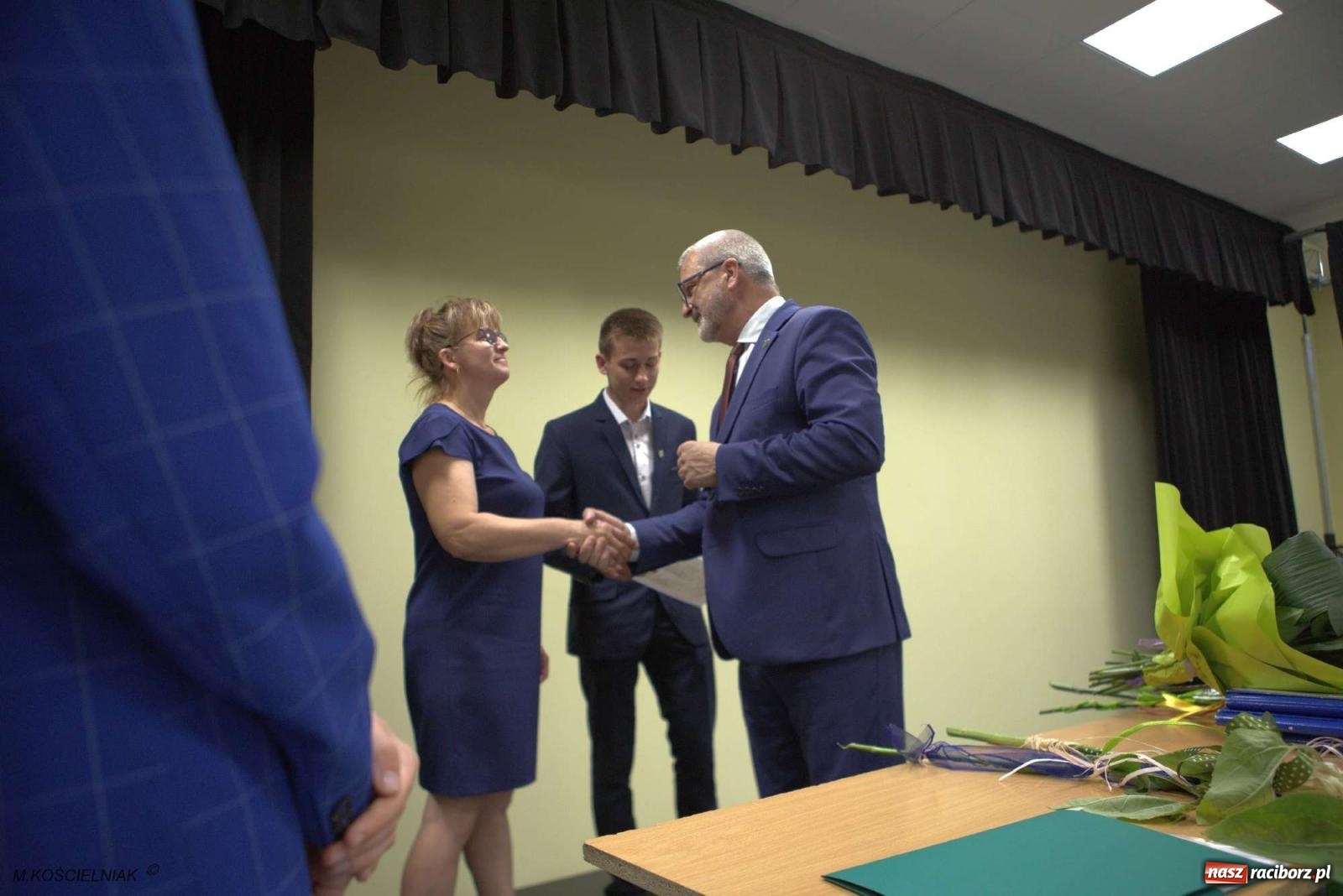 Zdjęcie w galerii na portalu naszraciborz.pl: Mechanik na wakacjach. Tak szkoła pożegnała absolwentów wiadomości z regionu