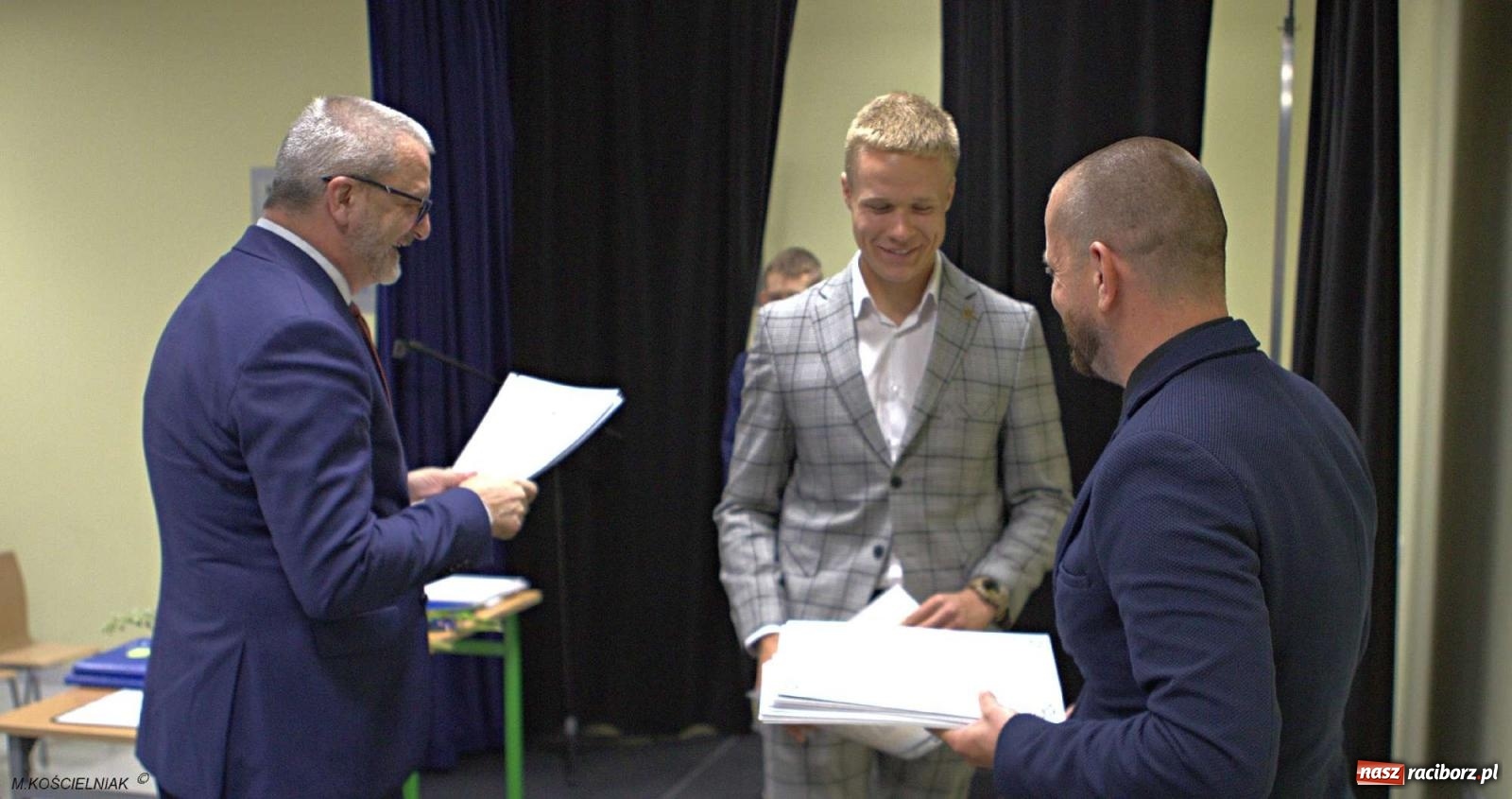 Zdjęcie w galerii na portalu naszraciborz.pl: Mechanik na wakacjach. Tak szkoła pożegnała absolwentów wiadomości z regionu