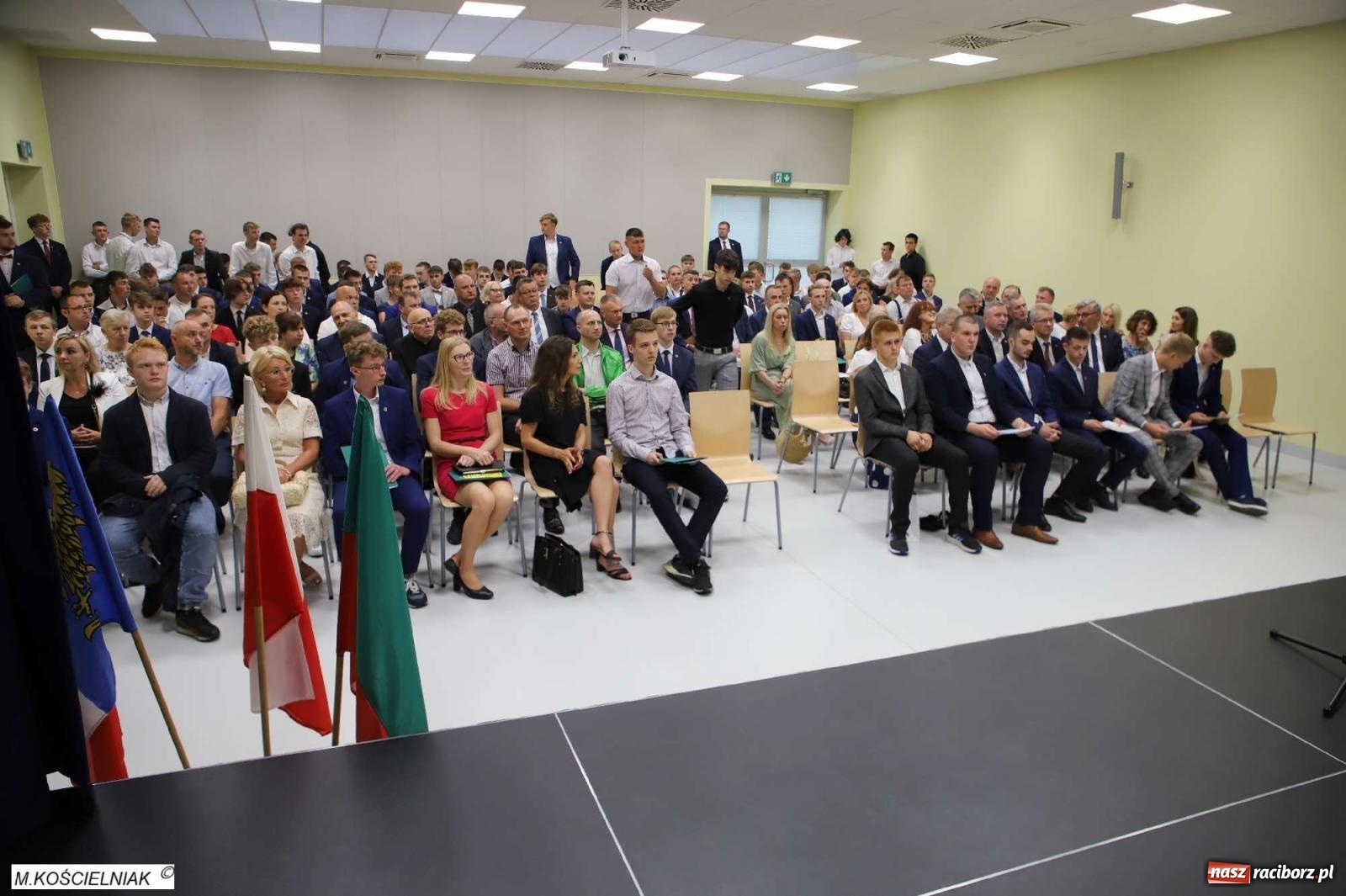 Zdjęcie w galerii na portalu naszraciborz.pl: Mechanik na wakacjach. Tak szkoła pożegnała absolwentów wiadomości z regionu