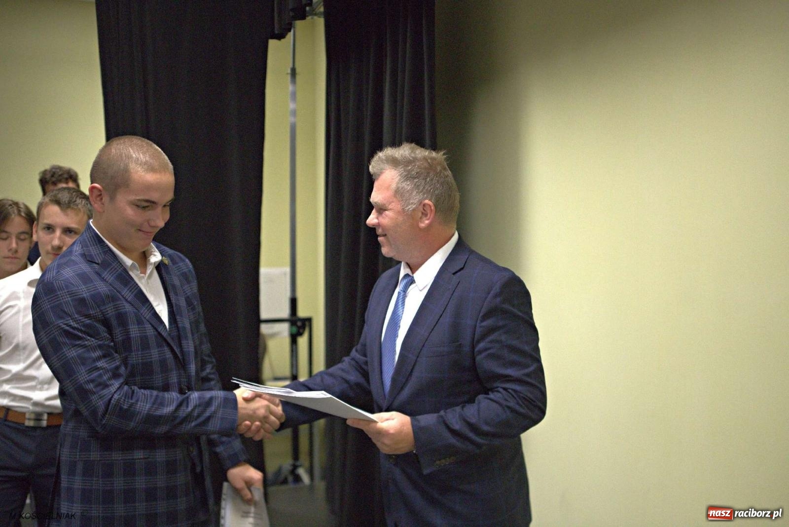 Zdjęcie w galerii na portalu naszraciborz.pl: Mechanik na wakacjach. Tak szkoła pożegnała absolwentów wiadomości z regionu