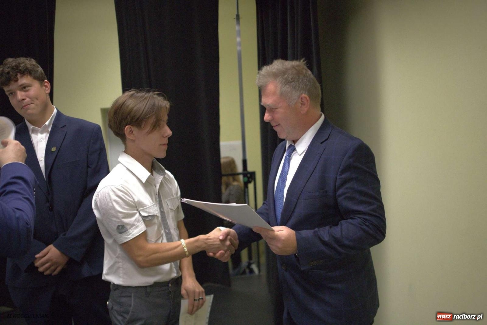 Zdjęcie w galerii na portalu naszraciborz.pl: Mechanik na wakacjach. Tak szkoła pożegnała absolwentów wiadomości z regionu