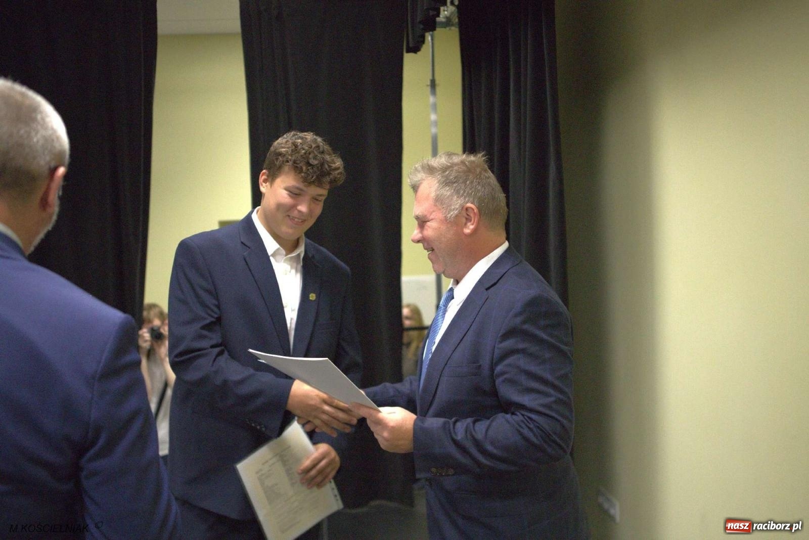 Zdjęcie w galerii na portalu naszraciborz.pl: Mechanik na wakacjach. Tak szkoła pożegnała absolwentów wiadomości z regionu