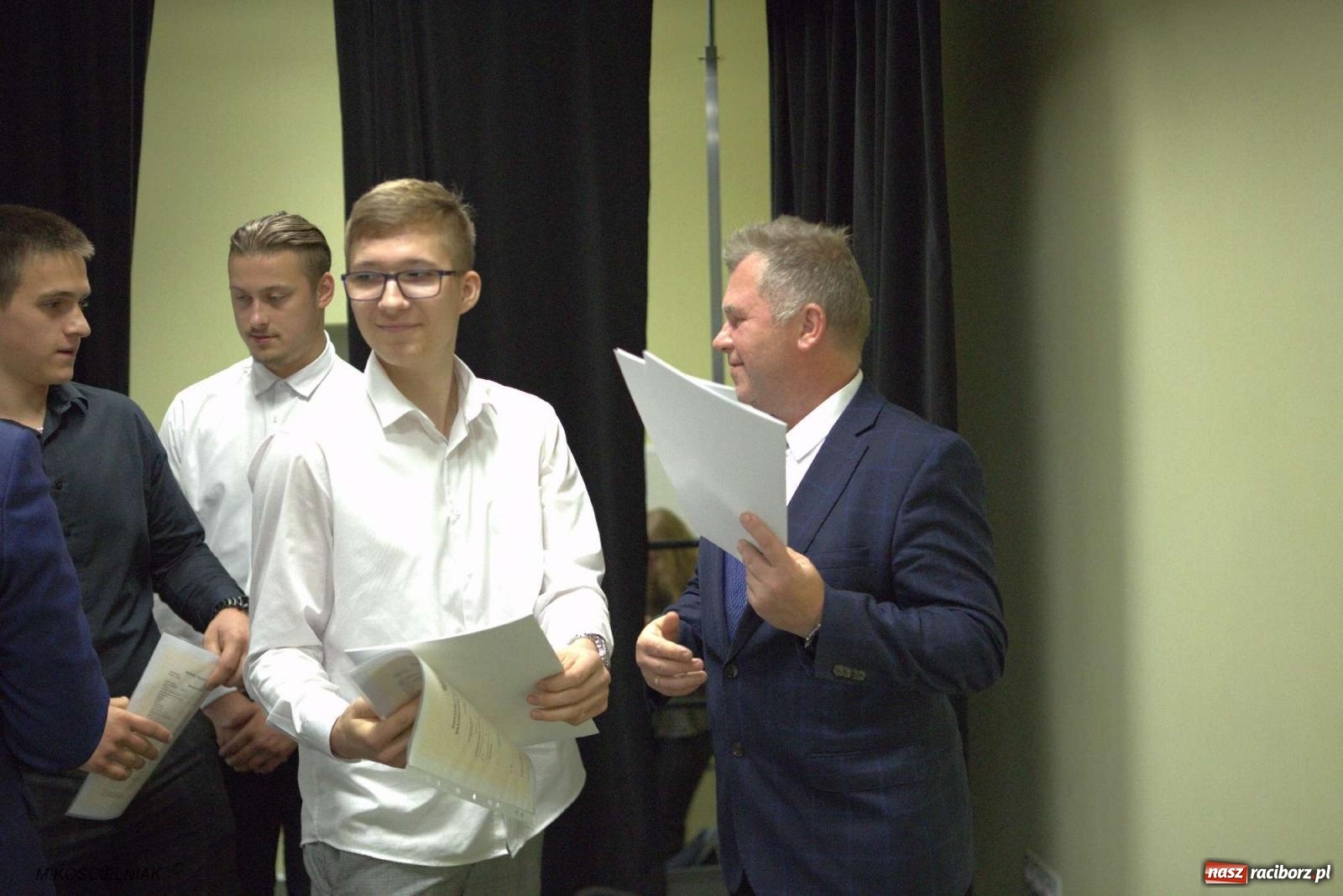 Zdjęcie w galerii na portalu naszraciborz.pl: Mechanik na wakacjach. Tak szkoła pożegnała absolwentów wiadomości z regionu