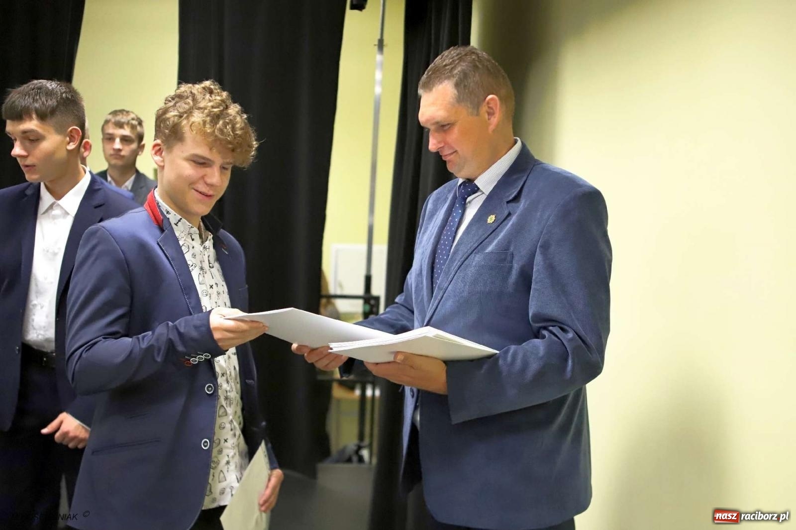 Zdjęcie w galerii na portalu naszraciborz.pl: Mechanik na wakacjach. Tak szkoła pożegnała absolwentów wiadomości z regionu