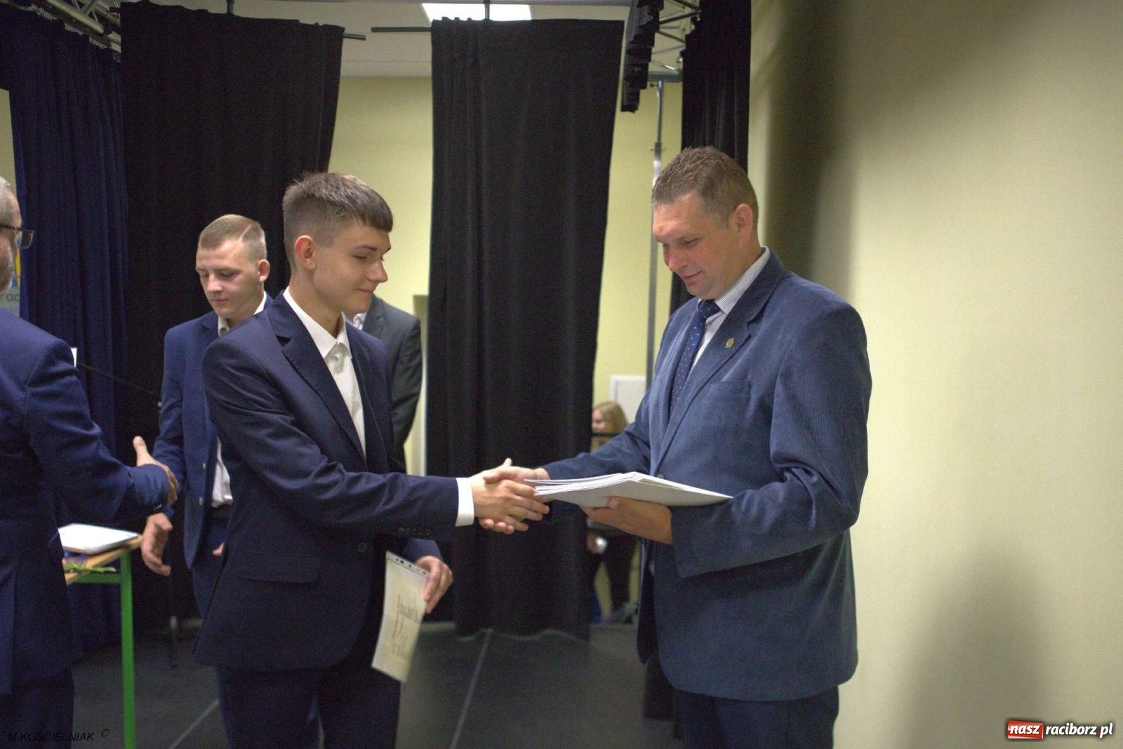 Zdjęcie w galerii na portalu naszraciborz.pl: Mechanik na wakacjach. Tak szkoła pożegnała absolwentów wiadomości z regionu