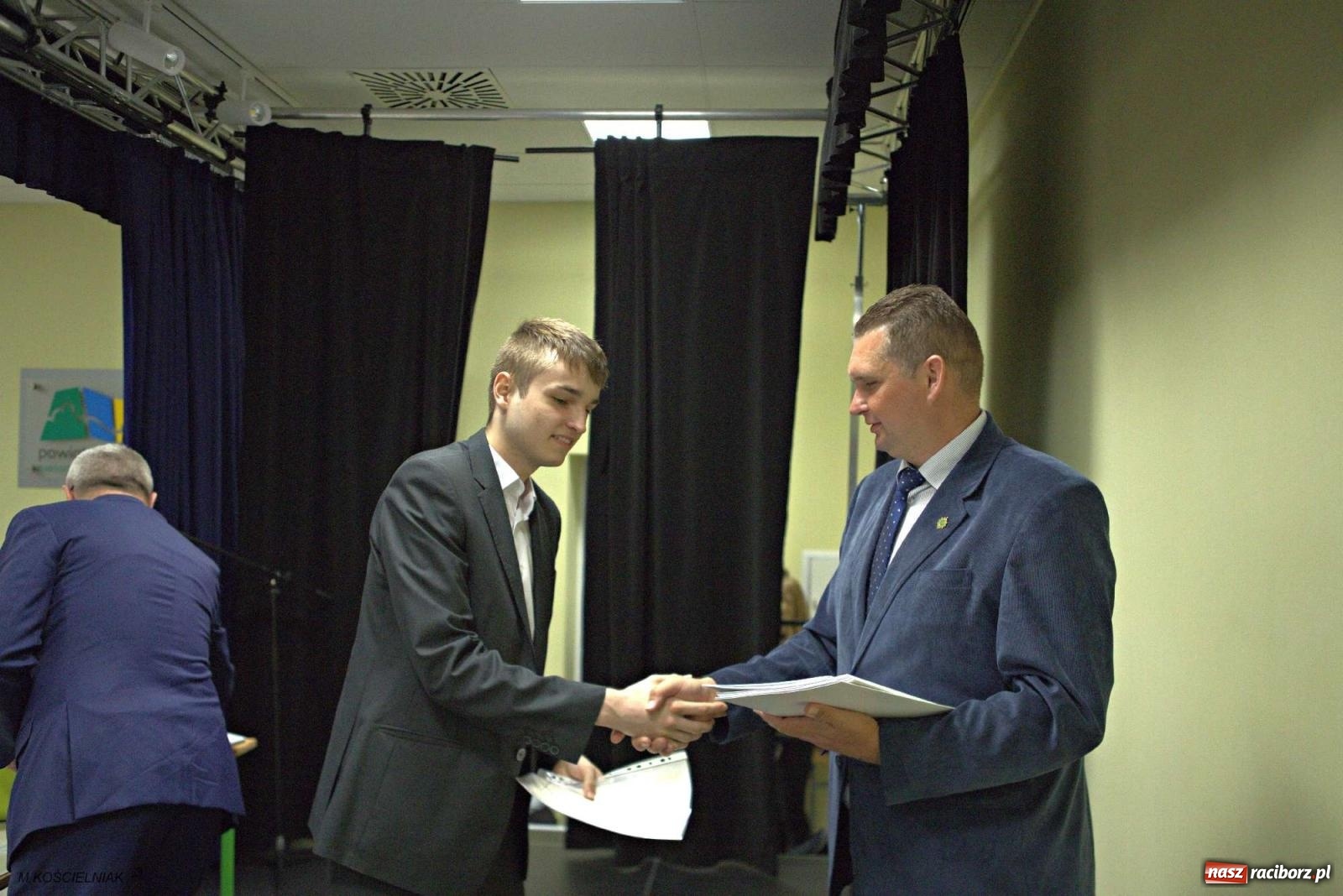 Zdjęcie w galerii na portalu naszraciborz.pl: Mechanik na wakacjach. Tak szkoła pożegnała absolwentów wiadomości z regionu