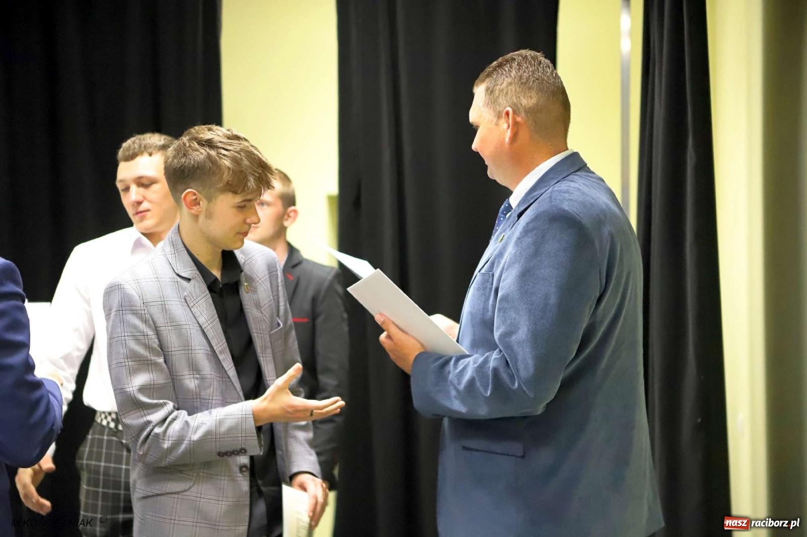 Zdjęcie w galerii na portalu naszraciborz.pl: Mechanik na wakacjach. Tak szkoła pożegnała absolwentów wiadomości z regionu