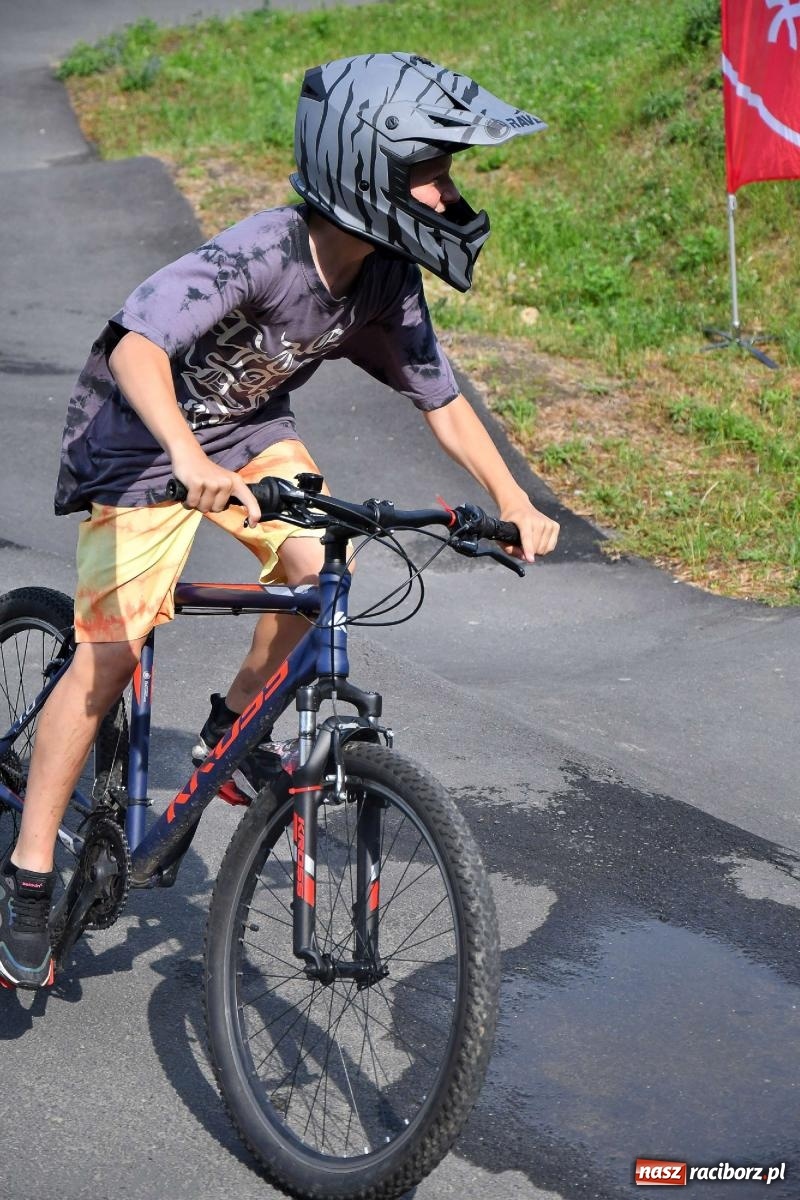 Zdjęcie w galerii na portalu naszraciborz.pl: Raciborski pumptrack świętuje roczek. Inwestycję przeforsowali radni [FOTO i WIDEO] wiadomości z regionu