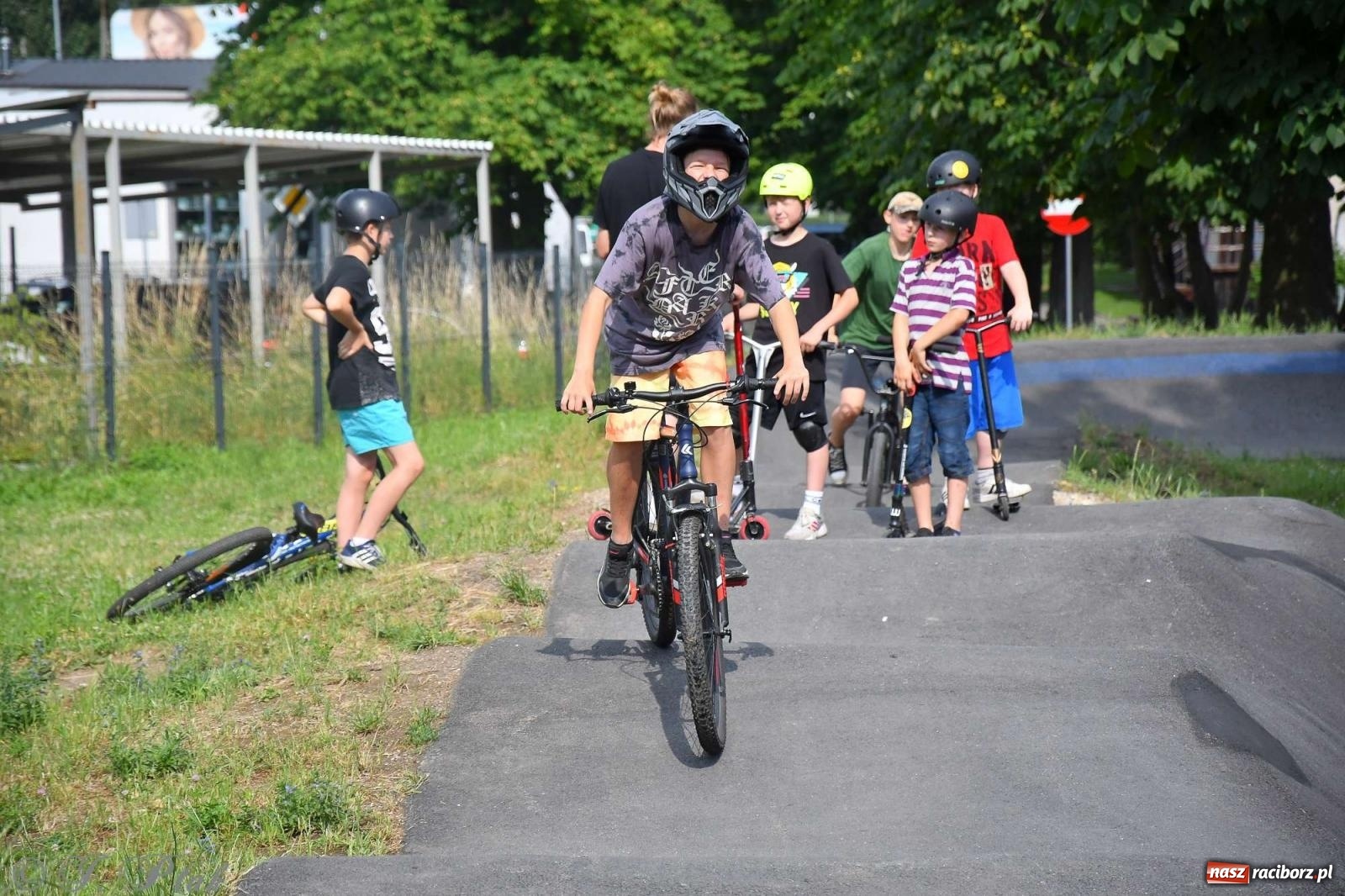 Zdjęcie w galerii na portalu naszraciborz.pl: Raciborski pumptrack świętuje roczek. Inwestycję przeforsowali radni [FOTO i WIDEO] wiadomości z regionu