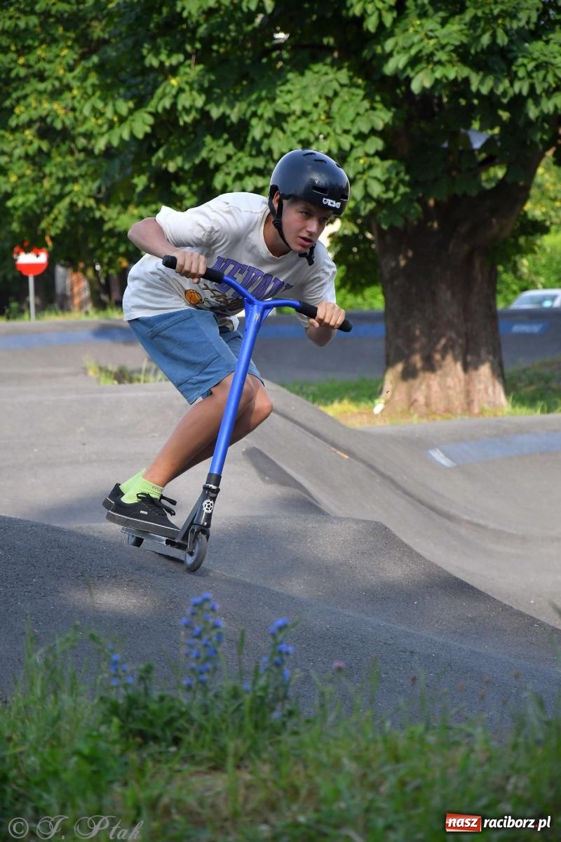 Zdjęcie w galerii na portalu naszraciborz.pl: Raciborski pumptrack świętuje roczek. Inwestycję przeforsowali radni [FOTO i WIDEO] wiadomości z regionu