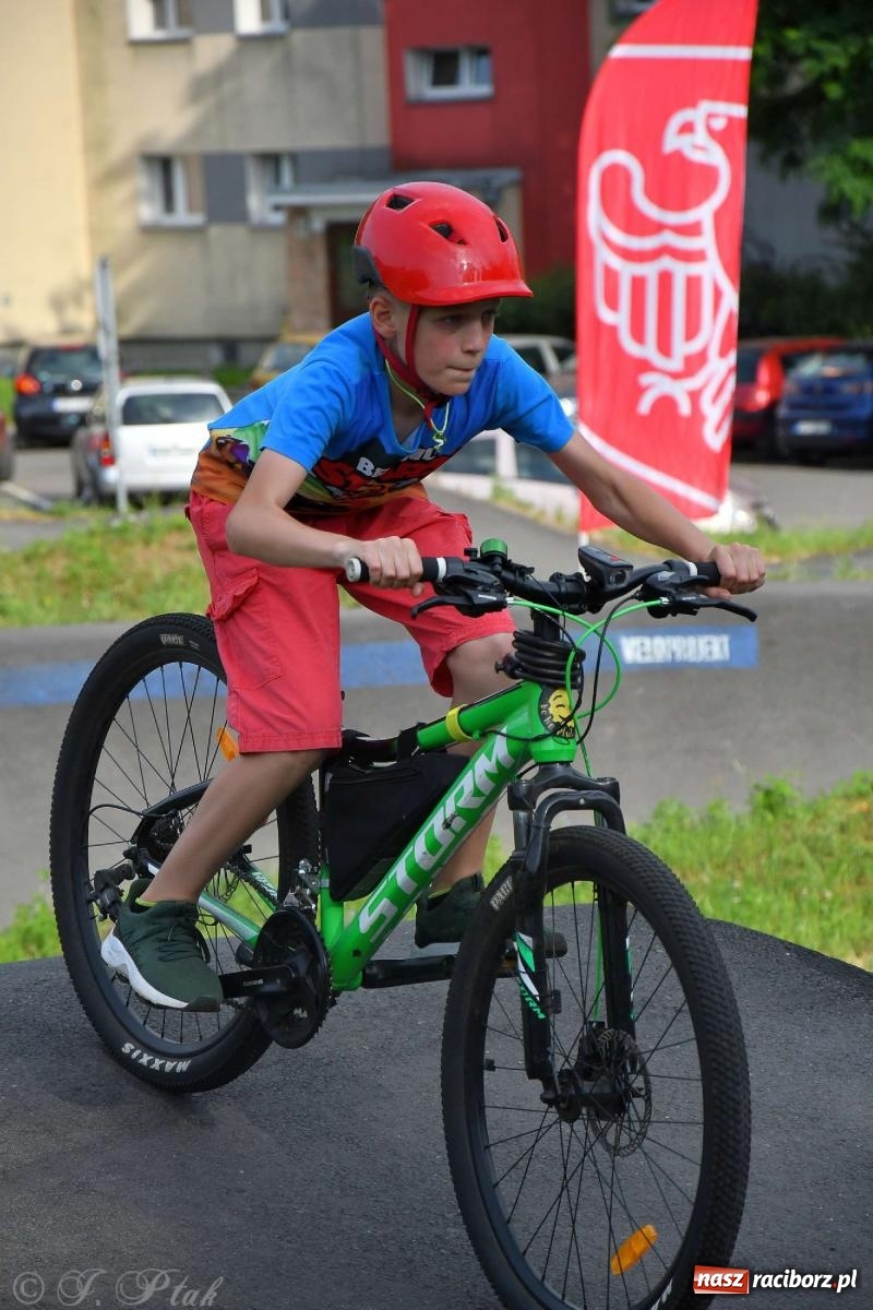 Zdjęcie w galerii na portalu naszraciborz.pl: Raciborski pumptrack świętuje roczek. Inwestycję przeforsowali radni [FOTO i WIDEO] wiadomości z regionu