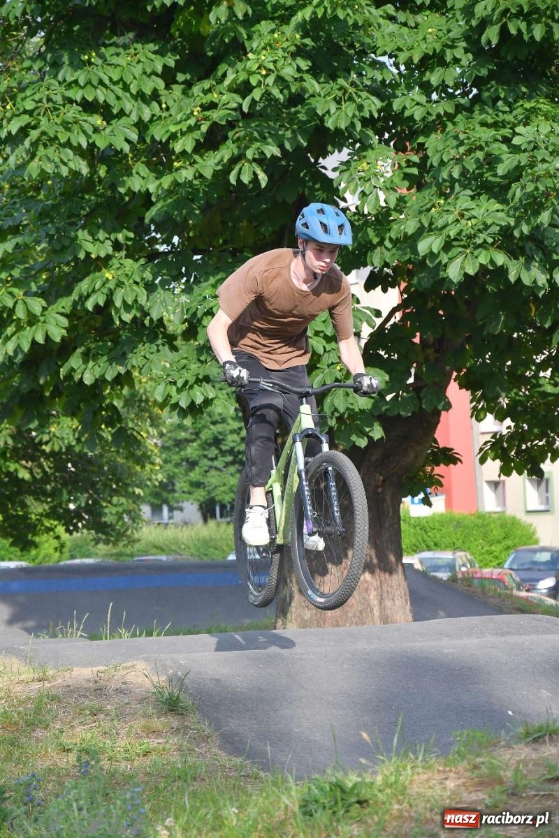 Zdjęcie w galerii na portalu naszraciborz.pl: Raciborski pumptrack świętuje roczek. Inwestycję przeforsowali radni [FOTO i WIDEO] wiadomości z regionu