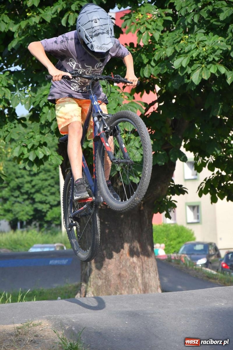 Zdjęcie w galerii na portalu naszraciborz.pl: Raciborski pumptrack świętuje roczek. Inwestycję przeforsowali radni [FOTO i WIDEO] wiadomości z regionu