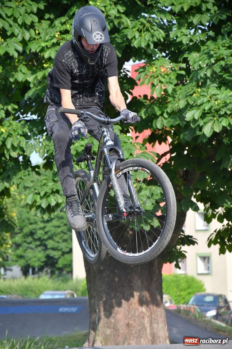 Zdjęcie w galerii na portalu naszraciborz.pl: Raciborski pumptrack świętuje roczek. Inwestycję przeforsowali radni [FOTO i WIDEO] wiadomości z regionu