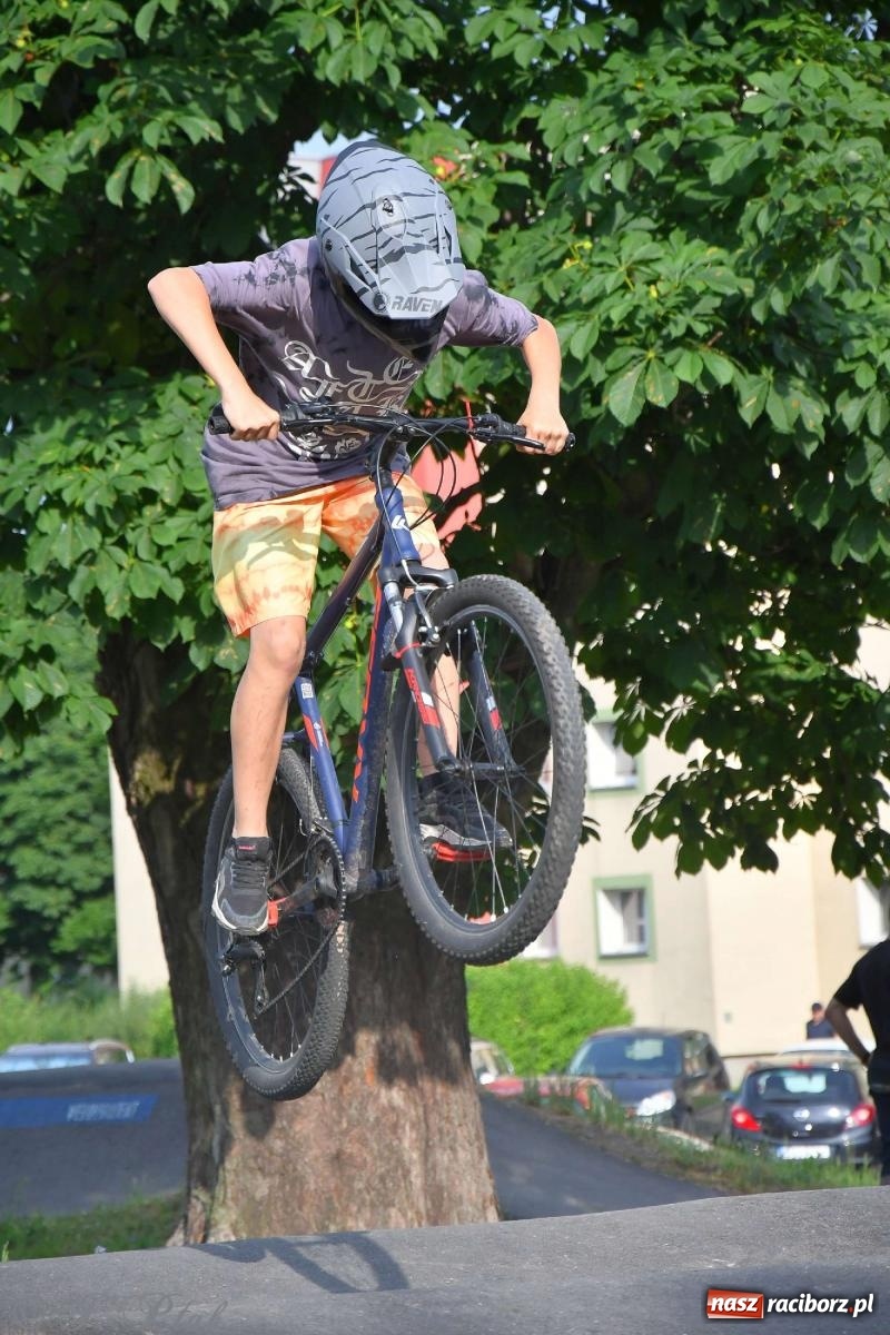 Zdjęcie w galerii na portalu naszraciborz.pl: Raciborski pumptrack świętuje roczek. Inwestycję przeforsowali radni [FOTO i WIDEO] wiadomości z regionu