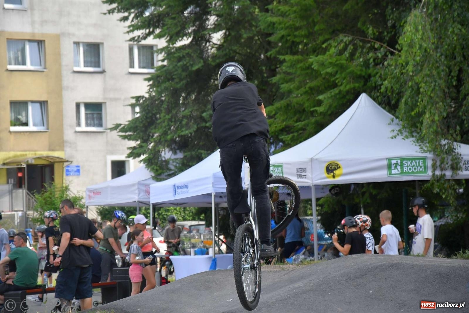 Zdjęcie w galerii na portalu naszraciborz.pl: Raciborski pumptrack świętuje roczek. Inwestycję przeforsowali radni [FOTO i WIDEO] wiadomości z regionu
