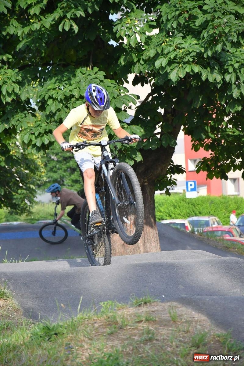 Zdjęcie w galerii na portalu naszraciborz.pl: Raciborski pumptrack świętuje roczek. Inwestycję przeforsowali radni [FOTO i WIDEO] wiadomości z regionu