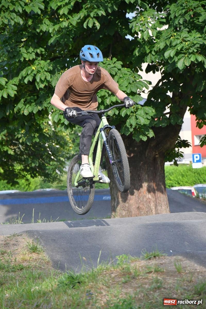 Zdjęcie w galerii na portalu naszraciborz.pl: Raciborski pumptrack świętuje roczek. Inwestycję przeforsowali radni [FOTO i WIDEO] wiadomości z regionu
