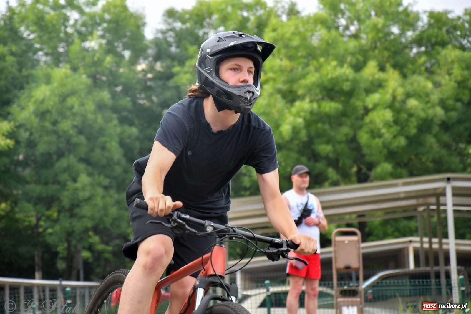 Zdjęcie w galerii na portalu naszraciborz.pl: Raciborski pumptrack świętuje roczek. Inwestycję przeforsowali radni [FOTO i WIDEO] wiadomości z regionu