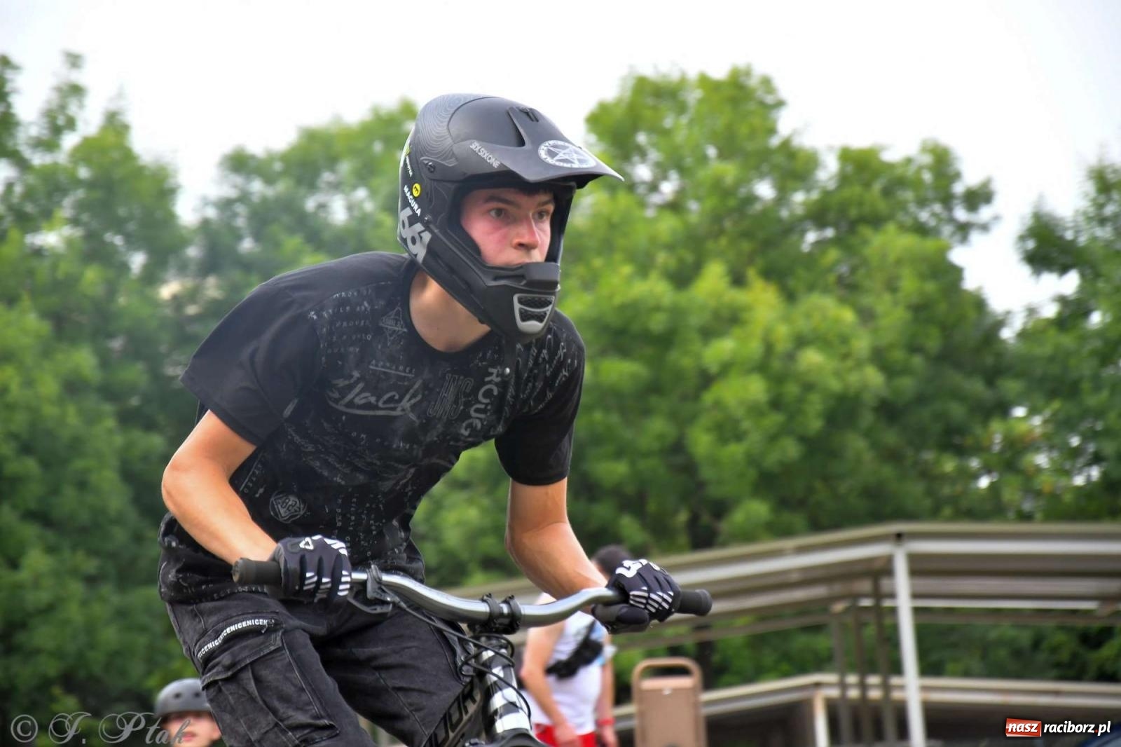 Zdjęcie w galerii na portalu naszraciborz.pl: Raciborski pumptrack świętuje roczek. Inwestycję przeforsowali radni [FOTO i WIDEO] wiadomości z regionu