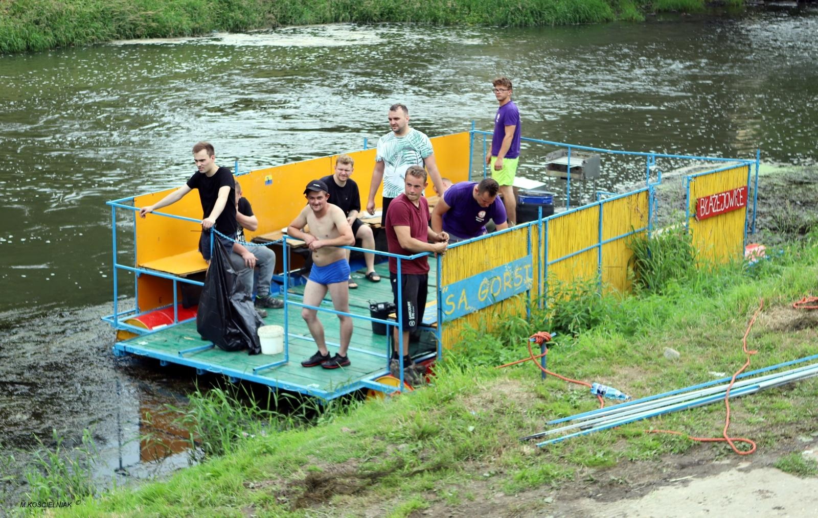 Zdjęcie w galerii na portalu naszraciborz.pl: Muzykowanie i wodowanie na bulwarach wiadomości z regionu