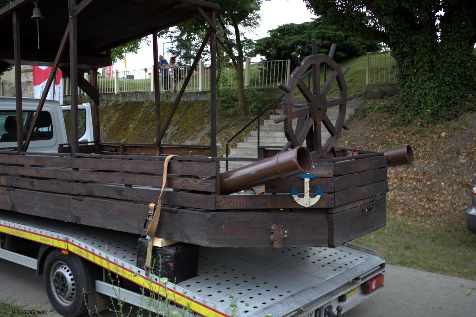 Zdjęcie w galerii na portalu naszraciborz.pl: Muzykowanie i wodowanie na bulwarach wiadomości z regionu