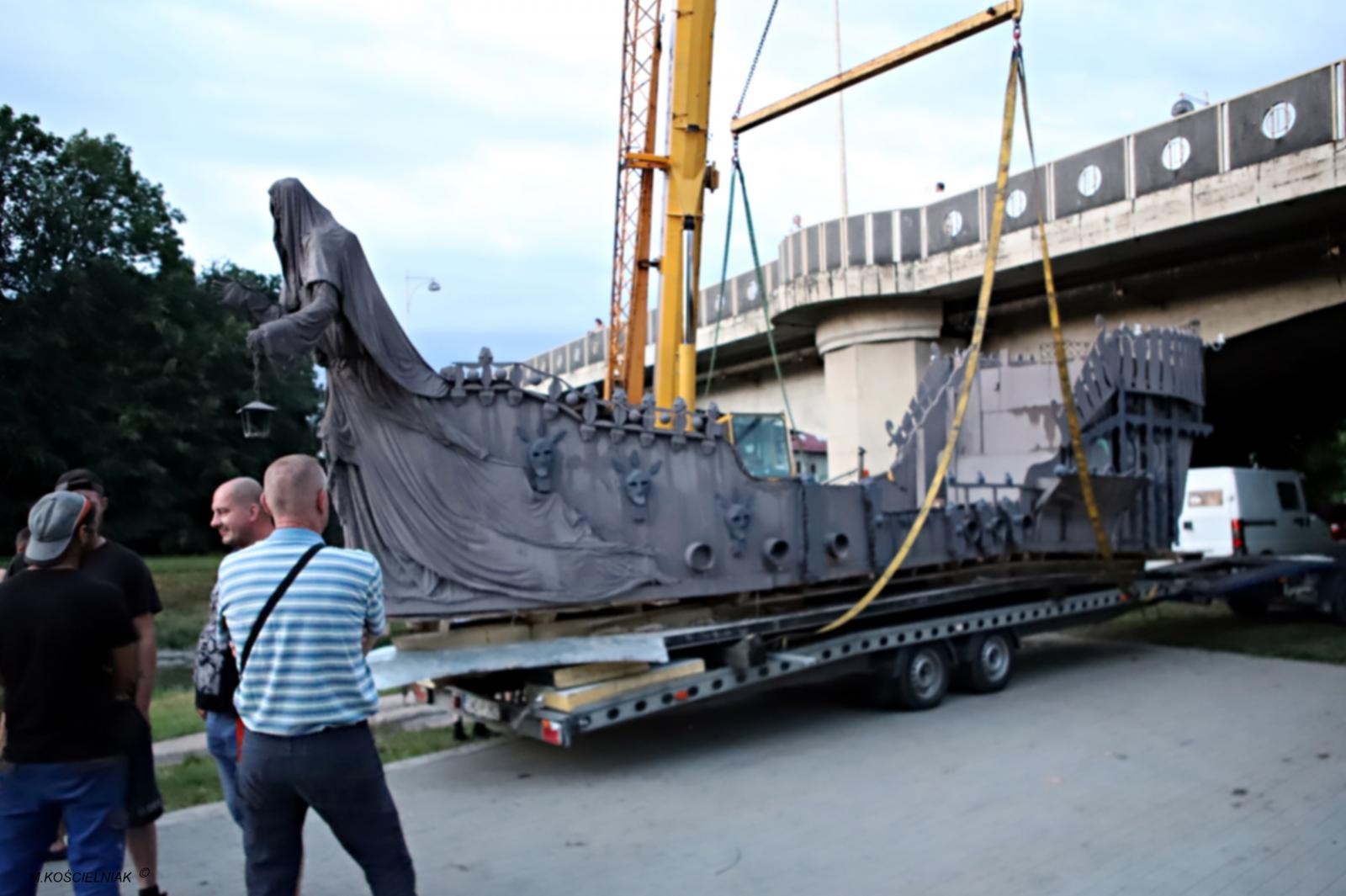 Zdjęcie w galerii na portalu naszraciborz.pl: Muzykowanie i wodowanie na bulwarach wiadomości z regionu