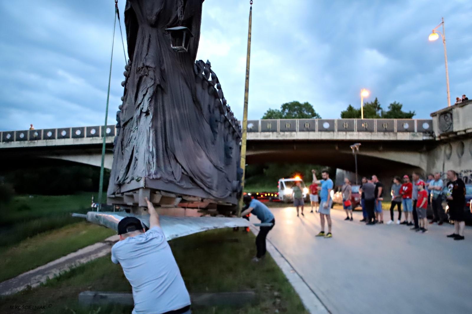 Zdjęcie w galerii na portalu naszraciborz.pl: Muzykowanie i wodowanie na bulwarach wiadomości z regionu
