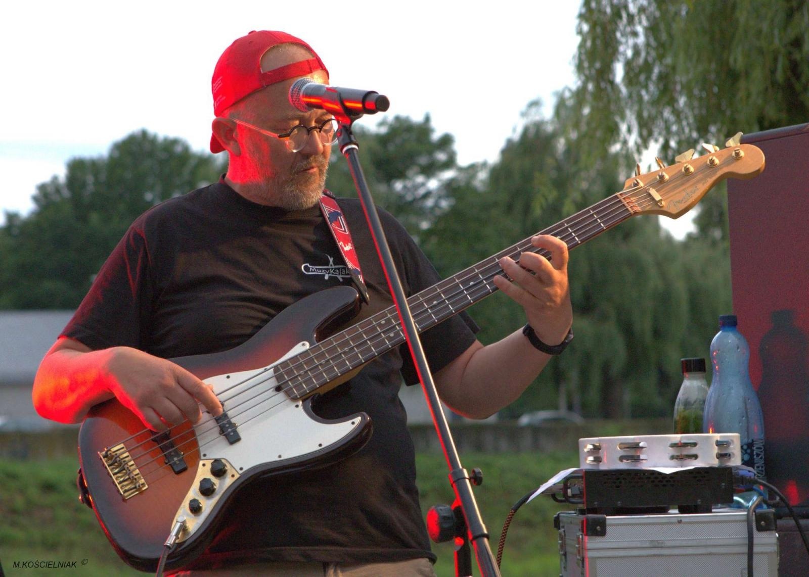 Zdjęcie w galerii na portalu naszraciborz.pl: Muzykowanie i wodowanie na bulwarach wiadomości z regionu