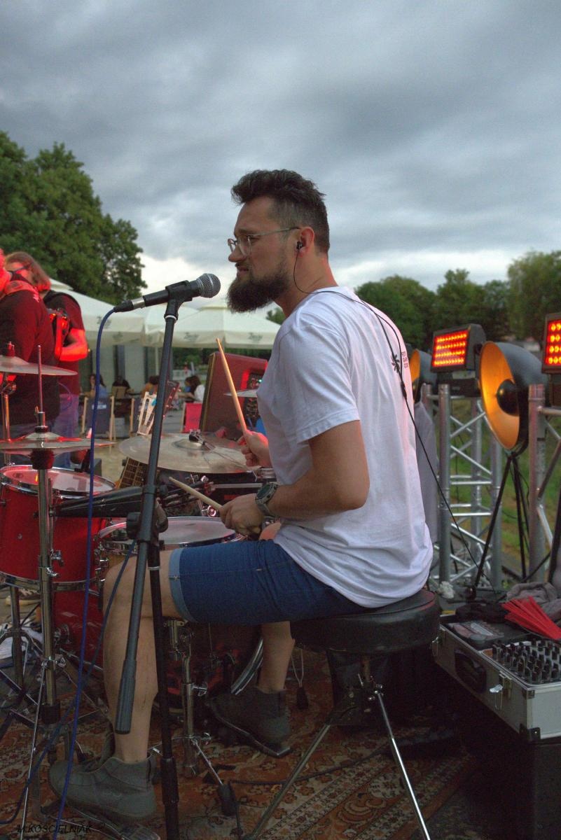 Zdjęcie w galerii na portalu naszraciborz.pl: Muzykowanie i wodowanie na bulwarach wiadomości z regionu