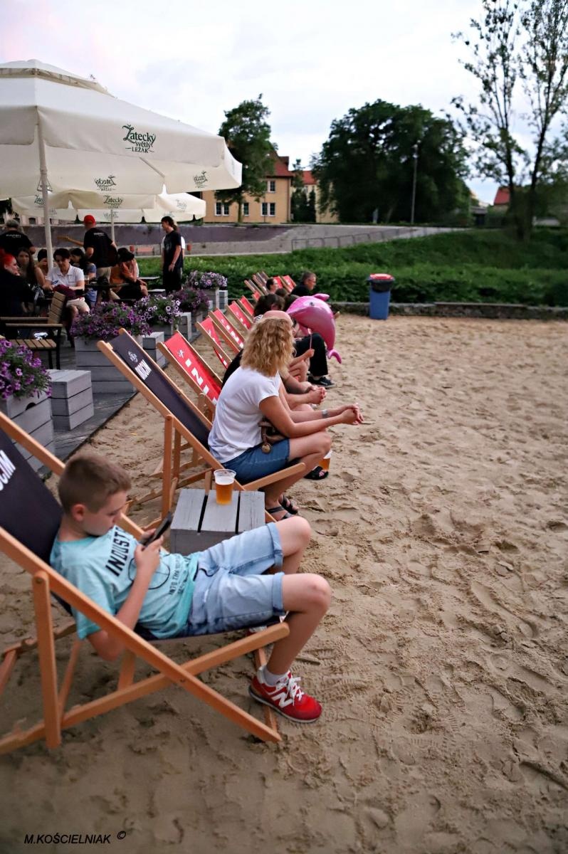 Zdjęcie w galerii na portalu naszraciborz.pl: Muzykowanie i wodowanie na bulwarach wiadomości z regionu