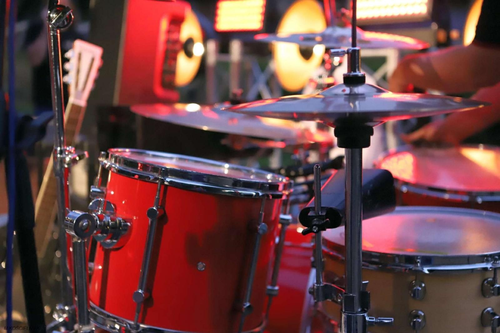 Zdjęcie w galerii na portalu naszraciborz.pl: Muzykowanie i wodowanie na bulwarach wiadomości z regionu