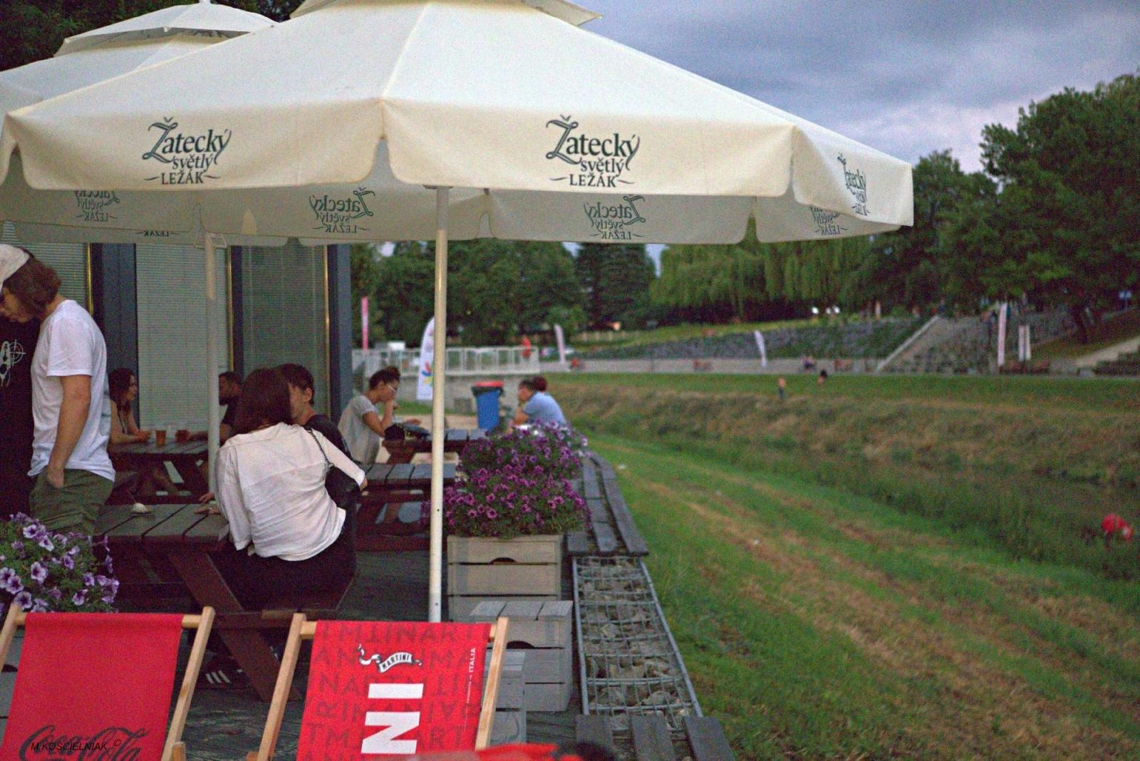 Zdjęcie w galerii na portalu naszraciborz.pl: Muzykowanie i wodowanie na bulwarach wiadomości z regionu