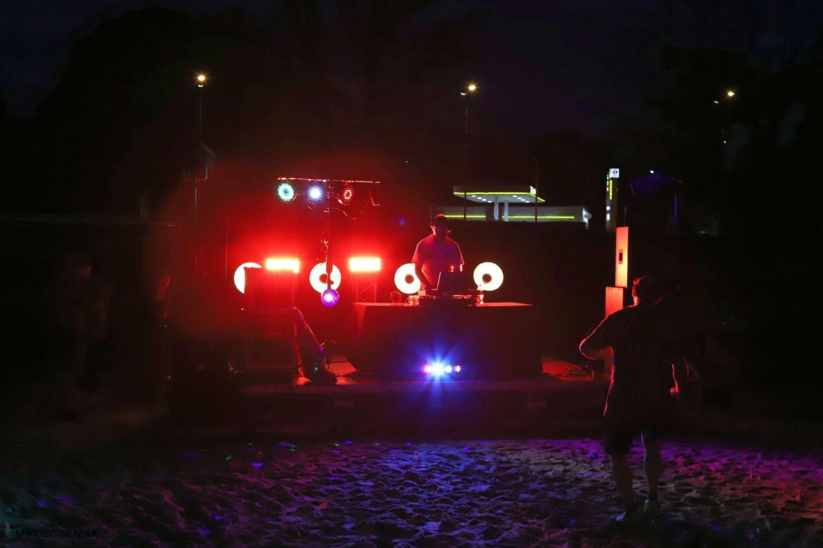 Zdjęcie w galerii na portalu naszraciborz.pl: Muzykowanie i wodowanie na bulwarach wiadomości z regionu