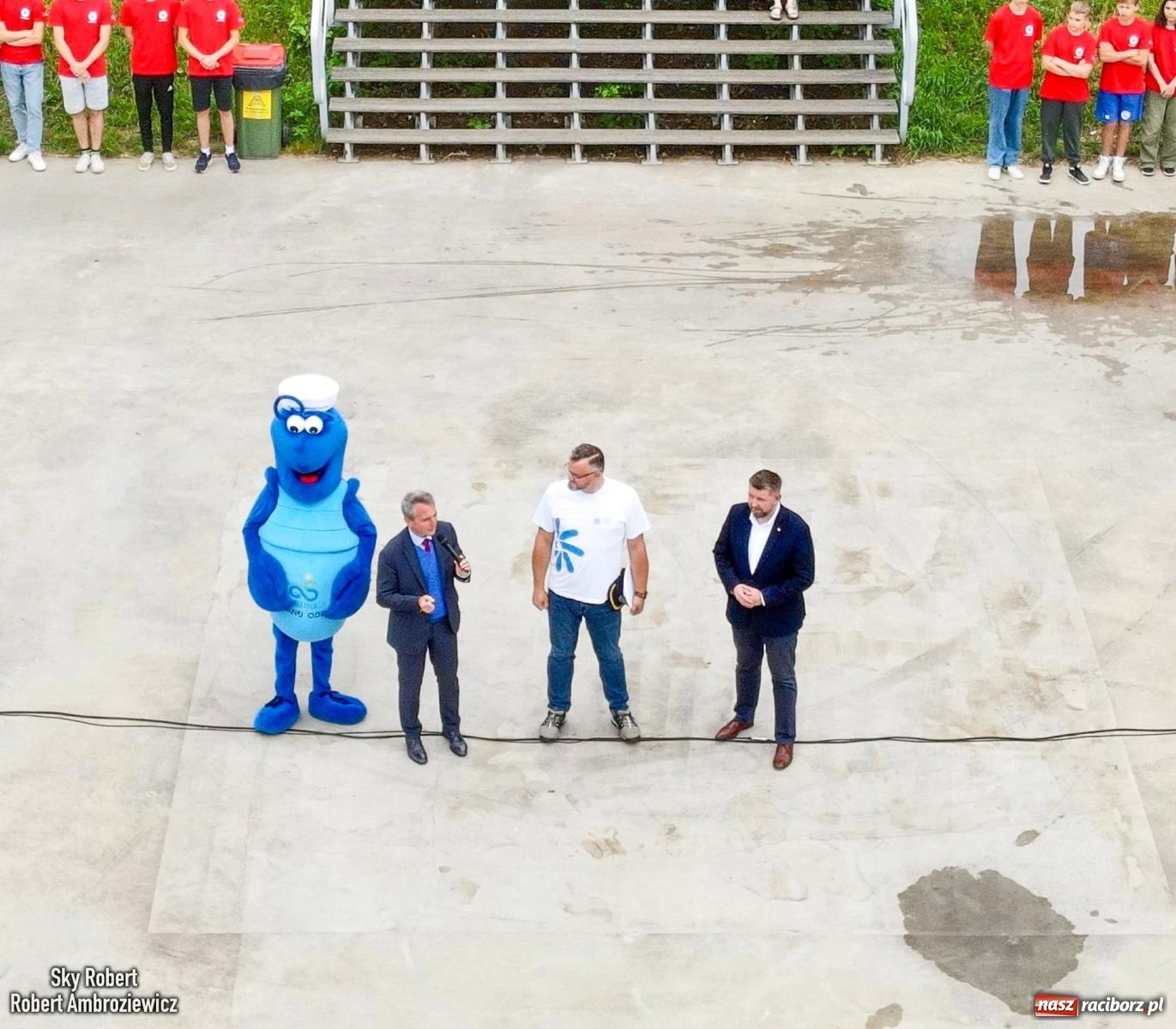 Zdjęcie w galerii na portalu naszraciborz.pl: Ponad trzydzieści pływadeł wypłynęło z Raciborza w stronę Kędzierzyna-Koźla [FOTO i WIDEO] wiadomości z regionu