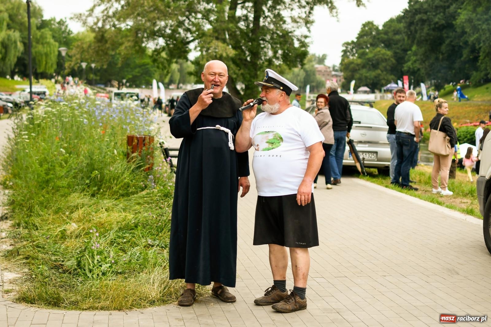 Zdjęcie w galerii na portalu naszraciborz.pl: Ponad trzydzieści pływadeł wypłynęło z Raciborza w stronę Kędzierzyna-Koźla [FOTO i WIDEO] wiadomości z regionu