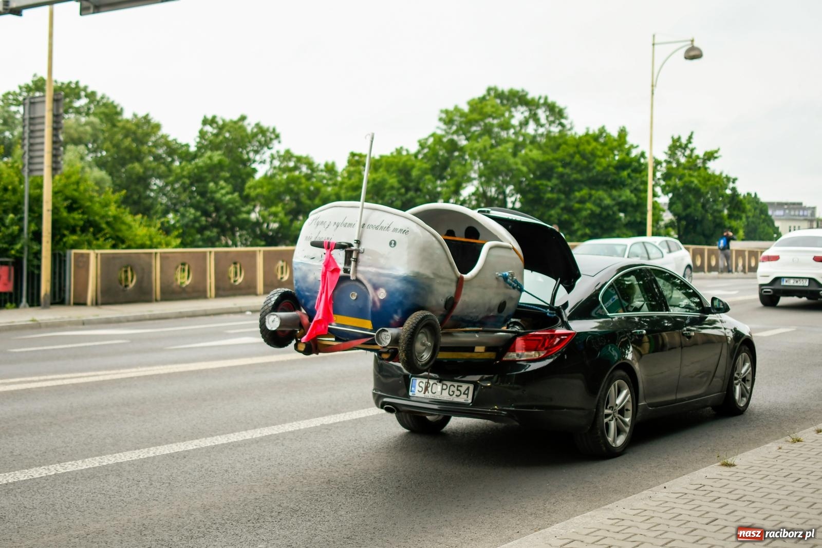 Zdjęcie w galerii na portalu naszraciborz.pl: Ponad trzydzieści pływadeł wypłynęło z Raciborza w stronę Kędzierzyna-Koźla [FOTO i WIDEO] wiadomości z regionu
