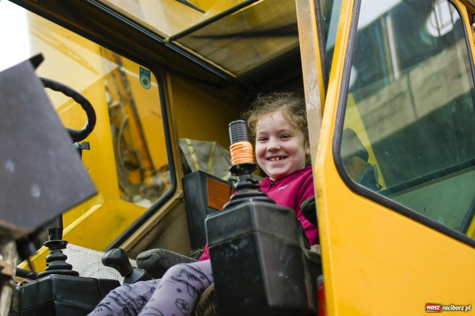 Zdjęcie w galerii na portalu naszraciborz.pl: Ponad trzydzieści pływadeł wypłynęło z Raciborza w stronę Kędzierzyna-Koźla [FOTO i WIDEO] wiadomości z regionu